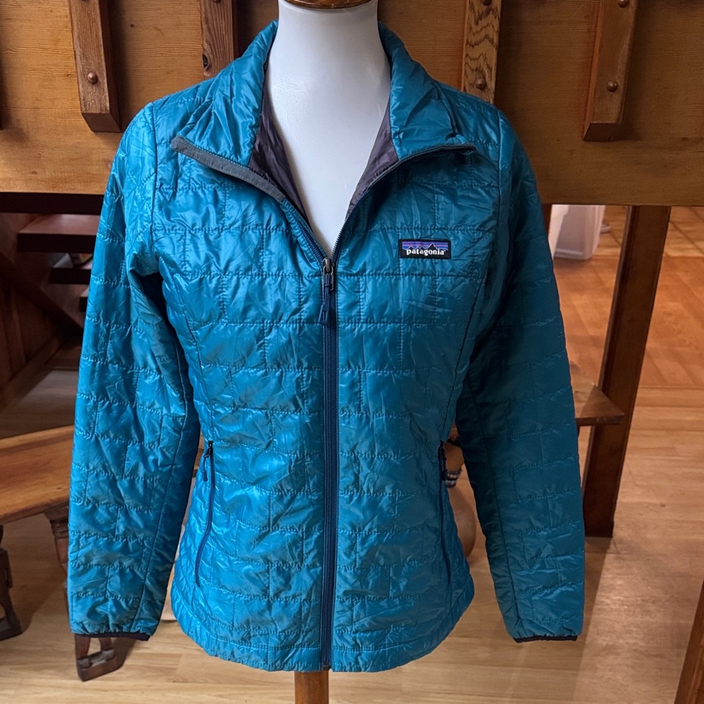 Patagonia size Small S Women's Teal Puffer Jacket - Picture 8 of 11